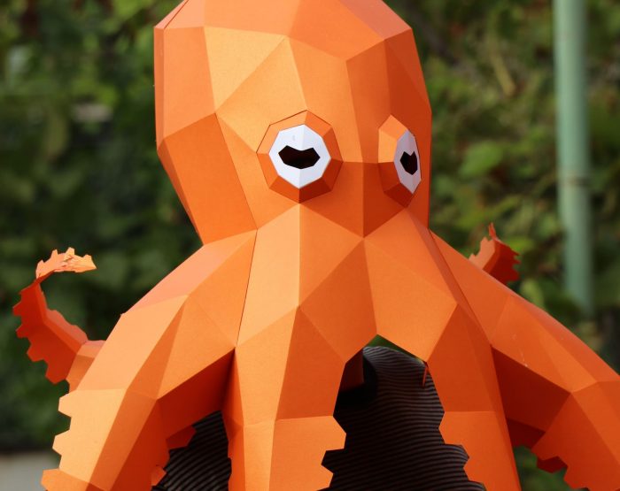 papercraft octopus masker