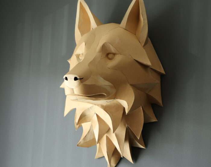 Wolf Head Wall Papercraft Template – DIY 3D Polygonal Sculpture, Low Poly Animal Head, Modern Wall Decor